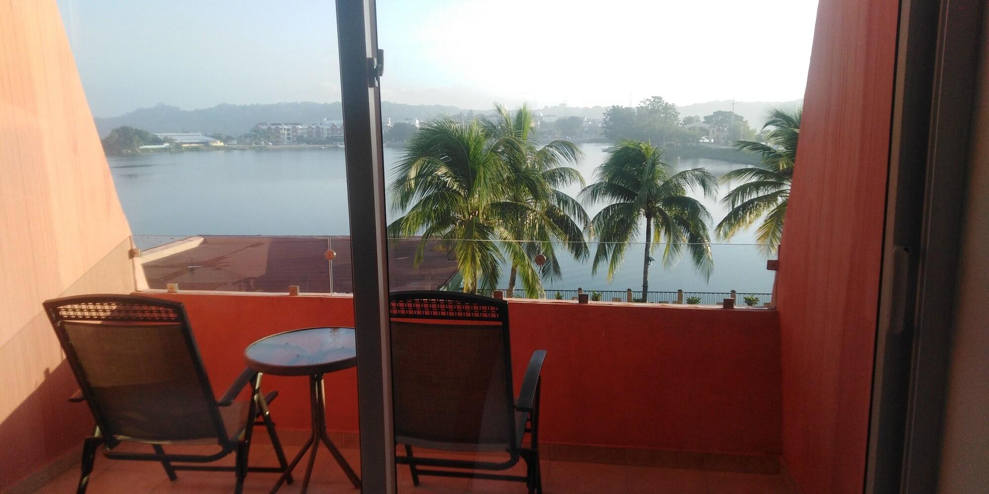 Peten Esplendido フローレス エクステリア 写真