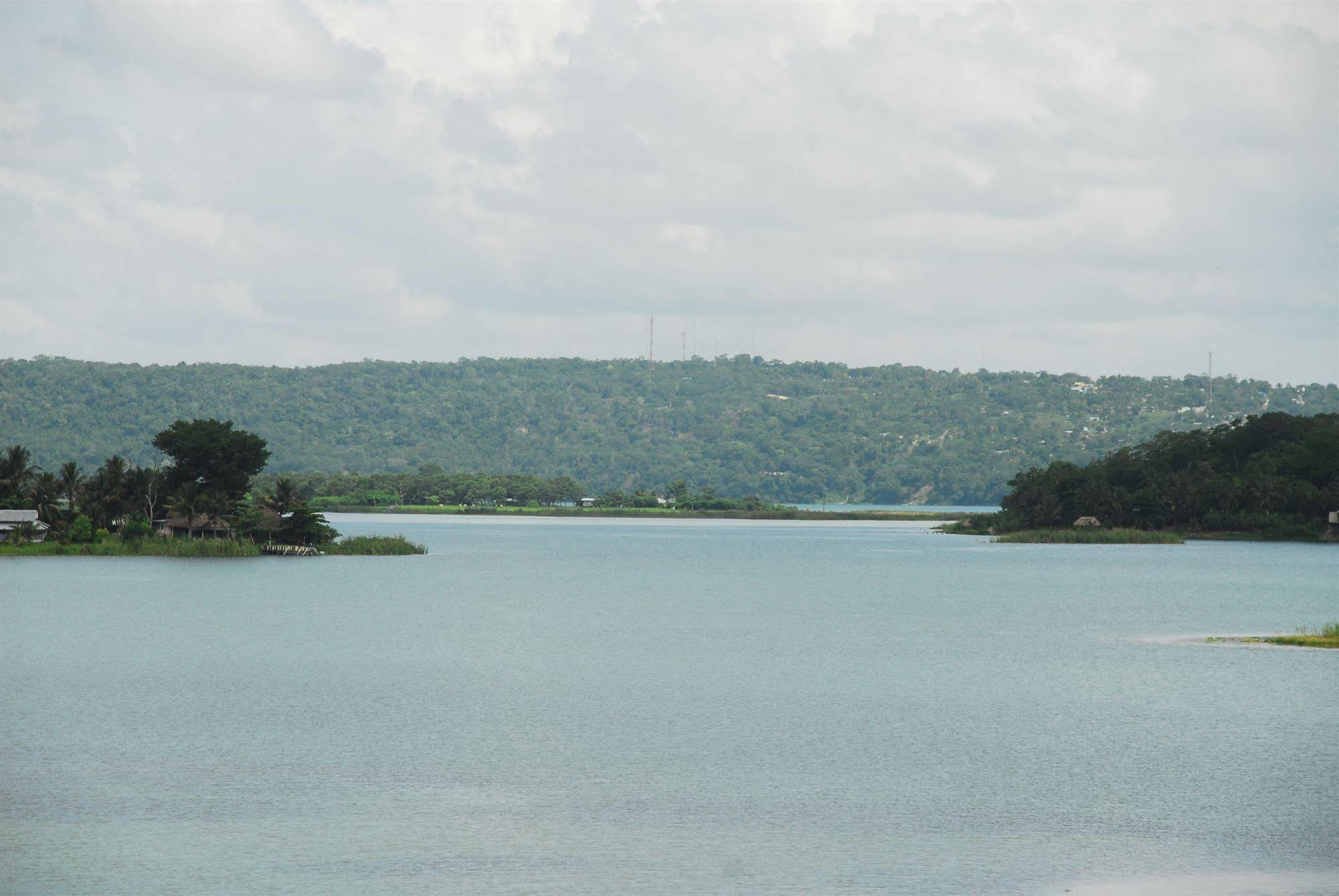 Peten Esplendido フローレス エクステリア 写真